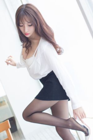 年轻的女教师2免费